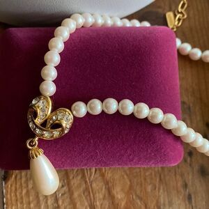 💛 Vintage Vendome Pearl & Rhinestone Necklace